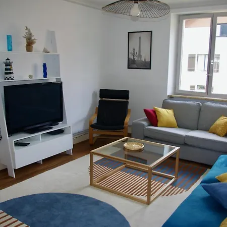 Les Brimbelles Apartment *